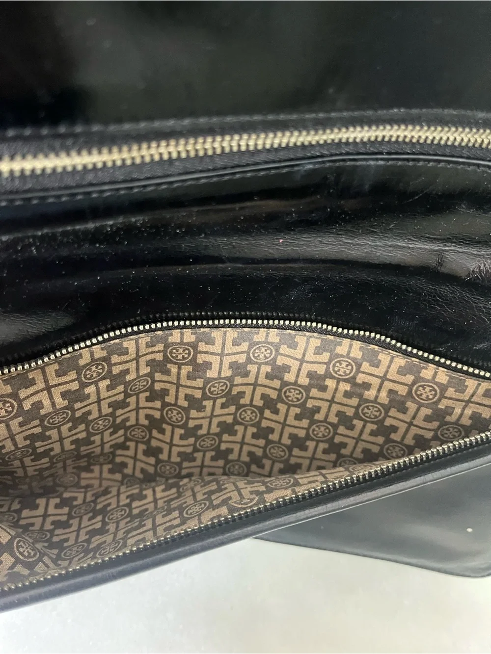 RARE Tory Burch Black Leather Logo Chain Shoulder Bag Timeless Luxury